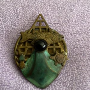 Antique brushed patina brroch